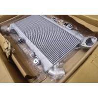 丰田V8柴油 1VD中冷器 发电机 柴油泵 节气门 水泵